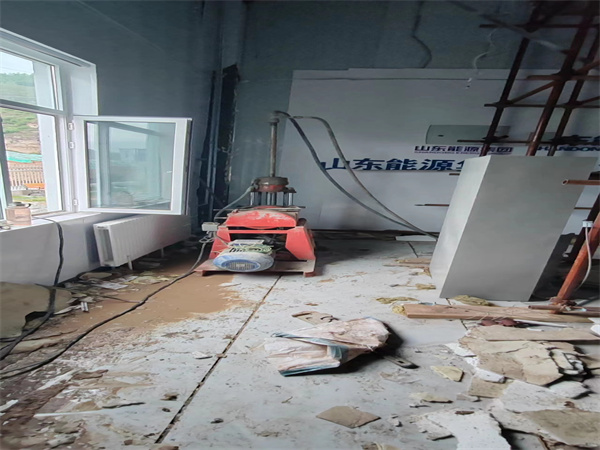 吉木萨尔地基基础下沉墙体裂缝加固注浆顶升施工